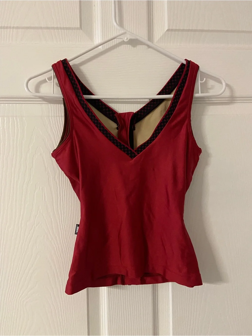 T42a- ARENA Bold Red V-Neck Swim Tankini Top